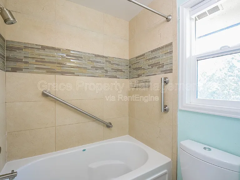 4608 Greenbriar Ct — Photo 16