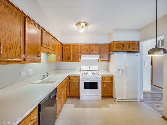 4th image of 4933 Circle Dr #107