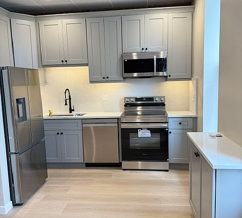 4th image of 64 1/2 Lincolnway APT B