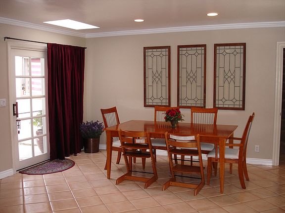 Dining/kitchen "nook"