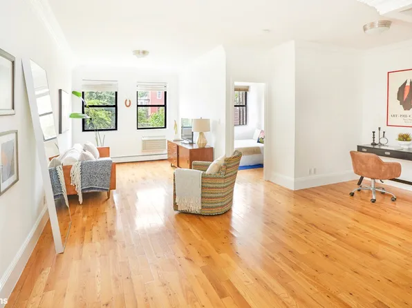 171 Engert Avenue image 1 of 10