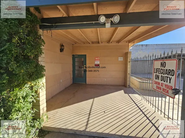 Country Club Road North Apartments