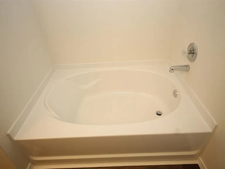14635 Myrtle Point Dr — Photo 12