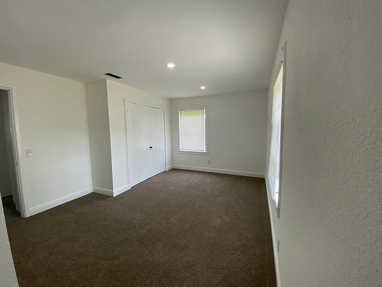 3004 Hambleton Ave — Photo 7