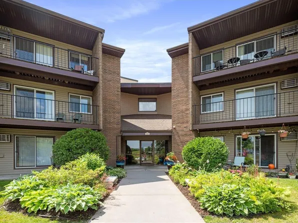 3440 Golfview Dr Unit 113, Eagan, MN 55123