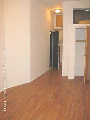 Rented by J. Lemle Real Estate | media 18