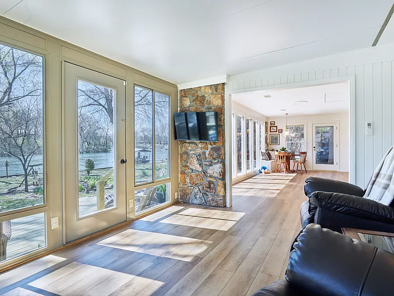 220 Swinging Bridge Dr — Photo 8