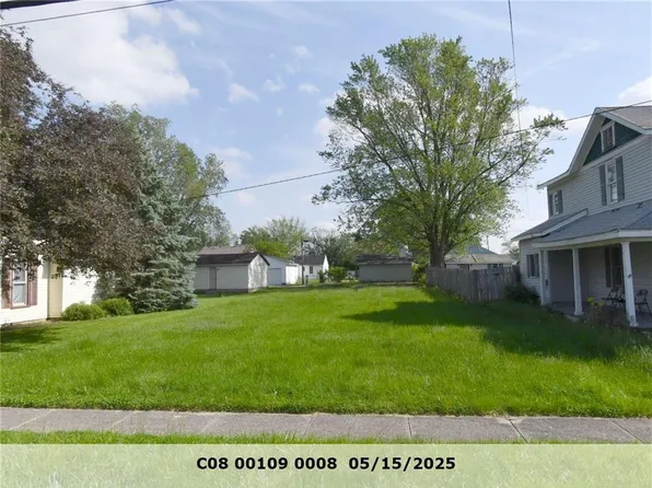 37 W Main St, Brookville, OH 45309