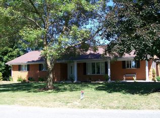 6 Meadowlark Dr, New Athens, IL 62264