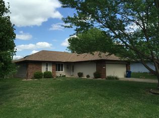 1826 N Plaza Dr, Nixa, MO 65714