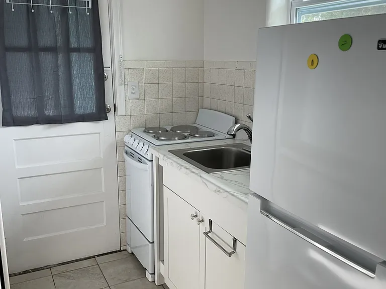 810 1st Ave NW #2 — Photo 7