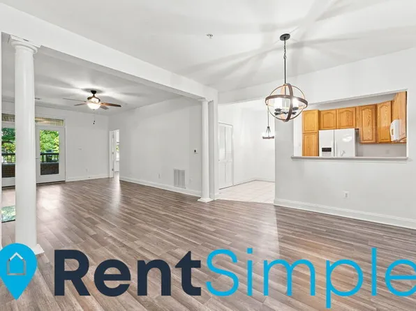 13890 Chelmsford Dr Unit 107, Gainesville, VA 20155