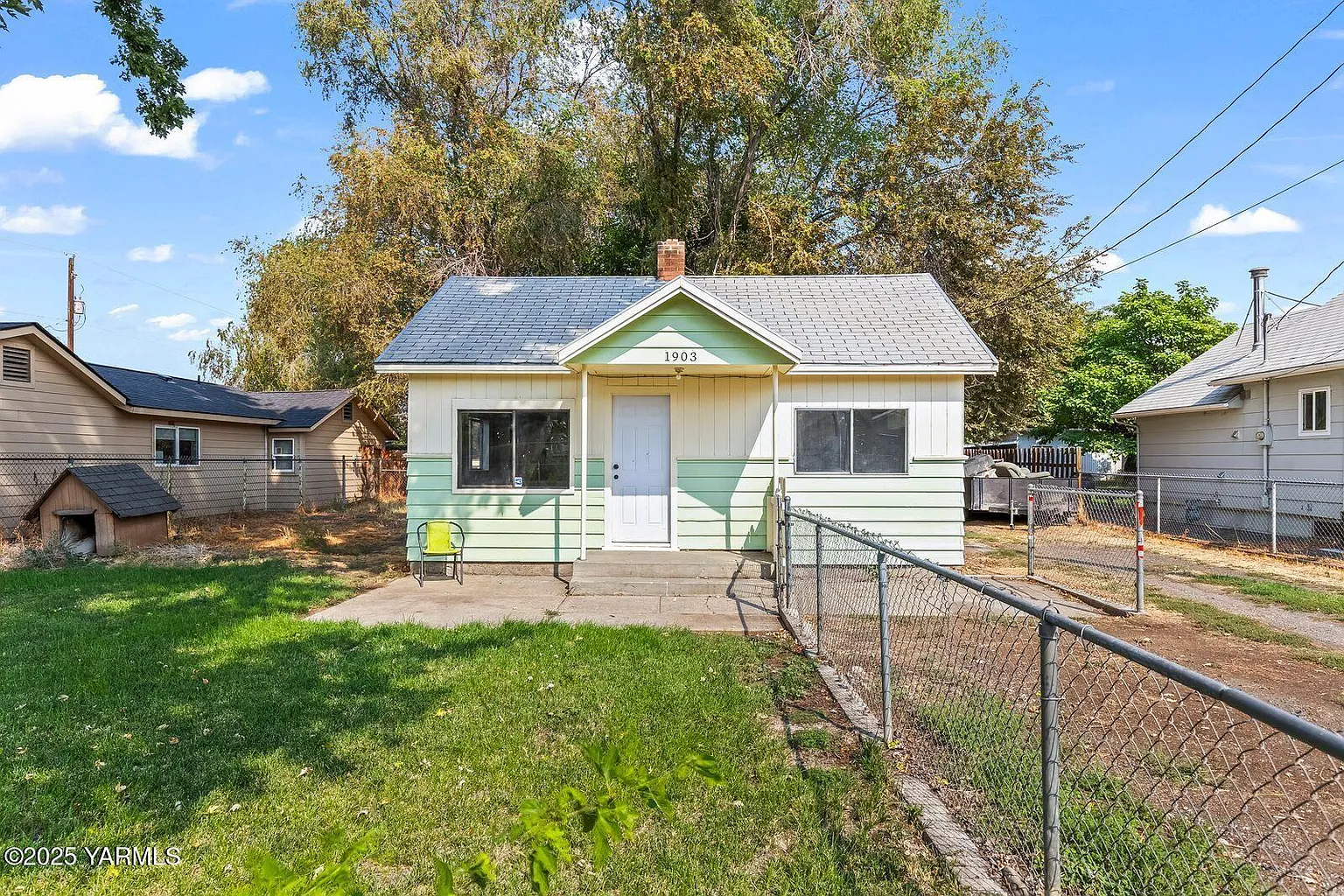 1903 Simpson Ln photo 1
