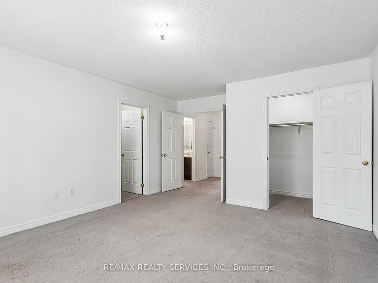1385 Costigan Rd — Photo 23