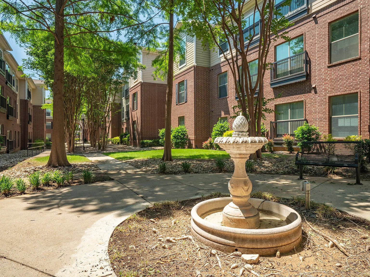 Lewisville Green — Photo 3