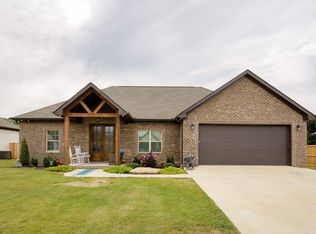 1214 Glendora Ave, Tuscumbia, AL 35674
