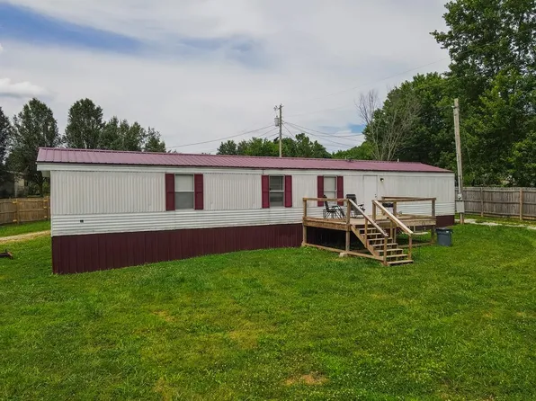 400 Delta Country Ln, Livingston, TN 38570