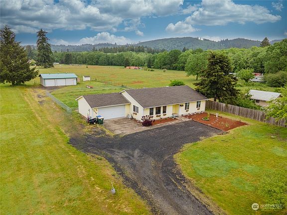 4th image of 3126 184th Avenue SE