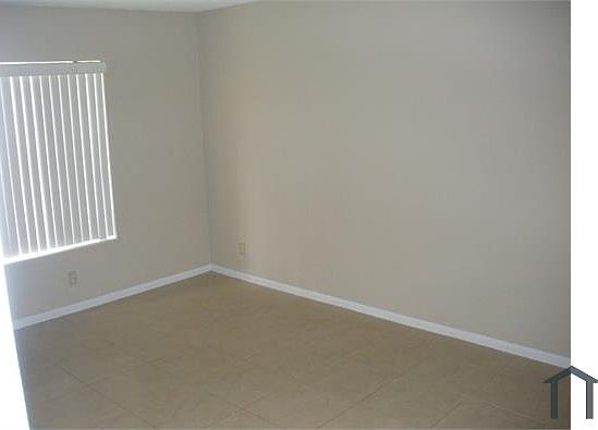 5th image of 208 Foxtail Dr APT E1
