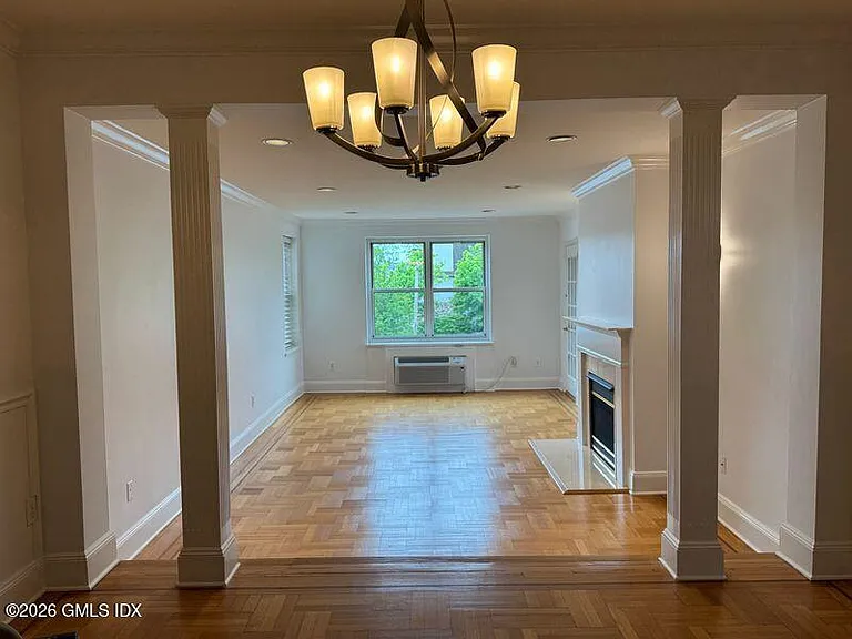 25 W Elm St #40 — Photo 5