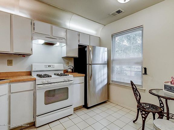 5th image of 225 Palombi Court #225