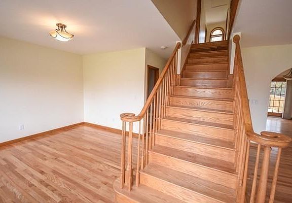 5th image of 26 Rosemont St #26