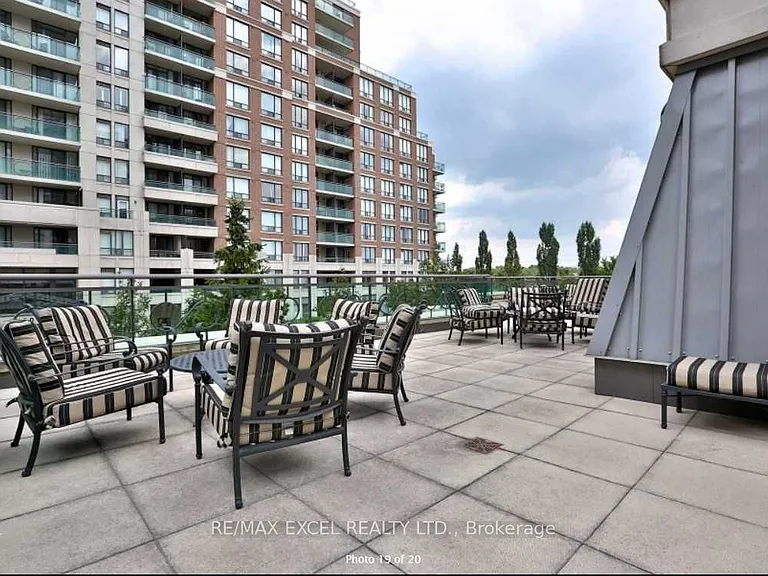 350 Red Maple Rd #508 — Photo 27