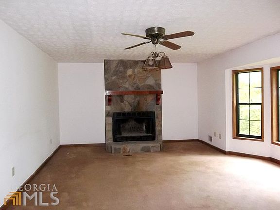 2nd image of 290 Peachtree Ln