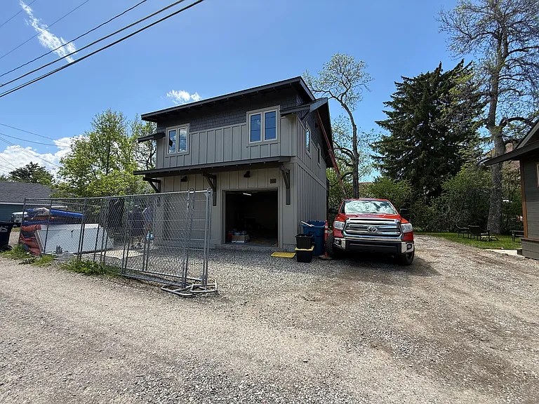 518 W Hayes St — Photo 1