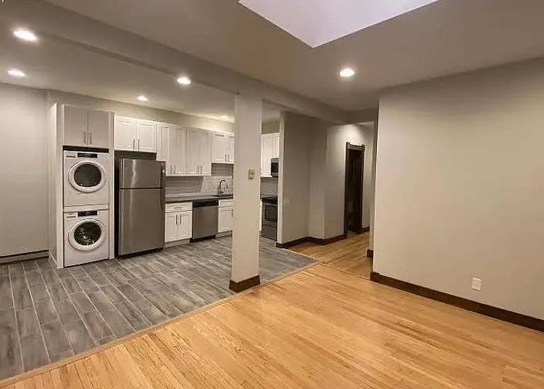 915 Pleasant St #2R — Photo 6