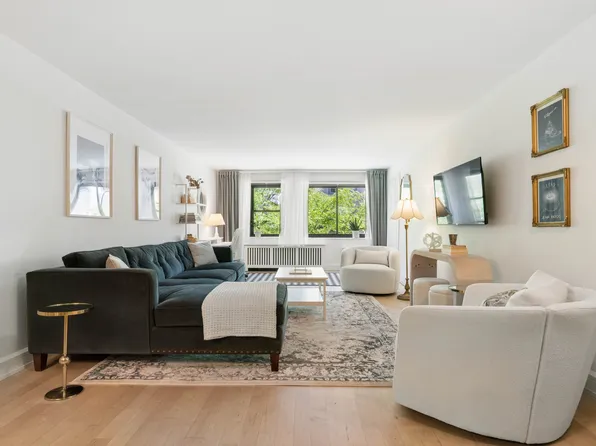 85 8th Avenue image 1 of 11