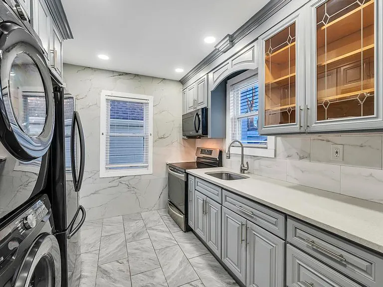 220 Grand Ave #1 — Photo 9