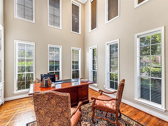 4th image of 2106 S Pecan Trail Dr