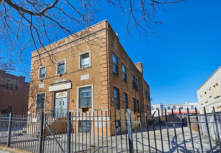 2025 67th St #SCHOOL — Photo 1