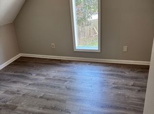 803 E College St #B, Independence, MO 64050