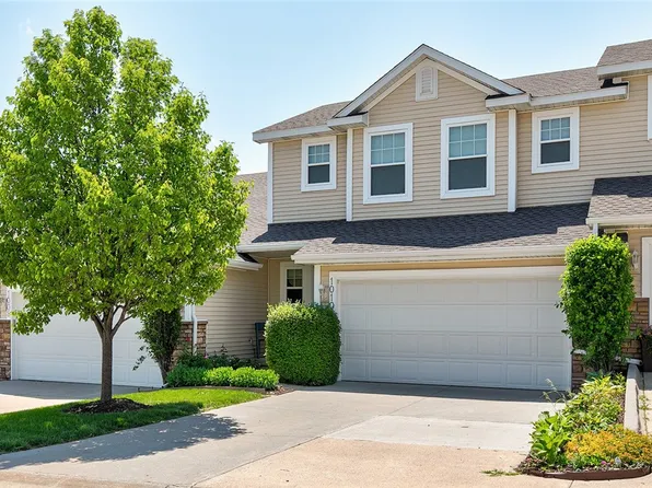 1010 SW 4th Ct, Grimes, IA 50111