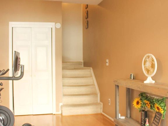 4th image of 64 Sandywood Ln