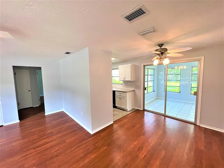 305 Trudgeon Dr — Photo 13