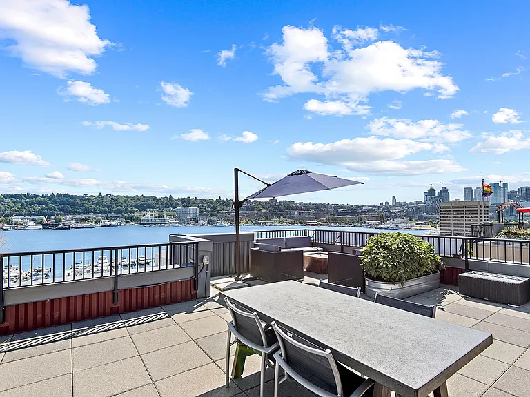 1611 on Lake Union — Photo 29