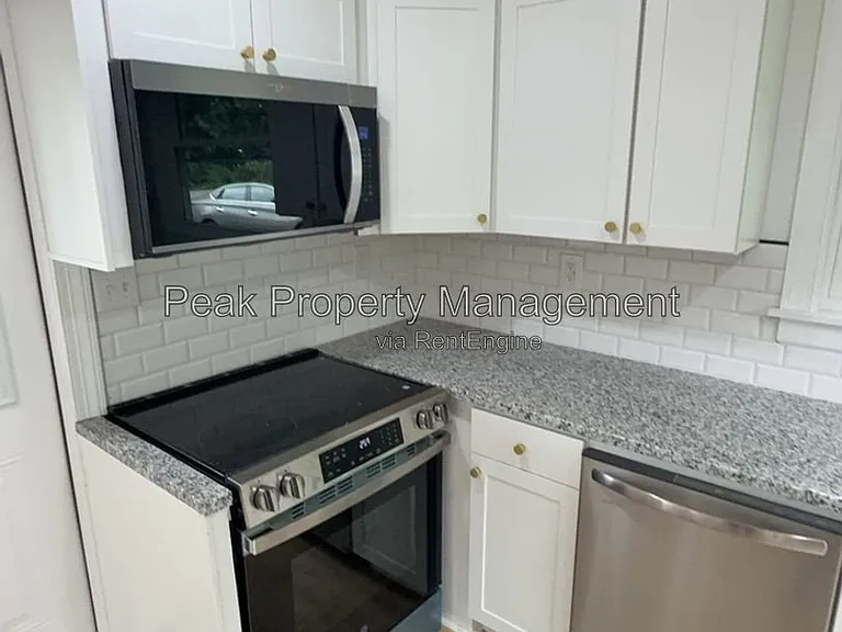 2958 Winston Churchill Dr — Photo 6