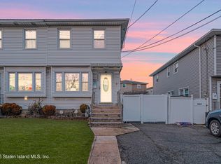 1099 Arden Ave, Staten Island, NY 10312