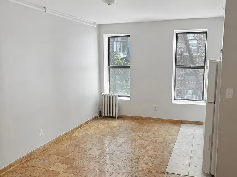 548 W 50th St #4RE — Photo 1