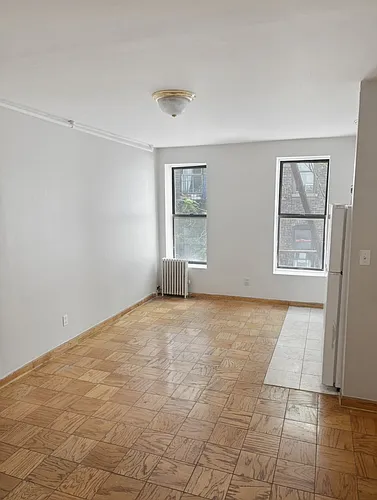 548 W 50th St #4RE Photo 1