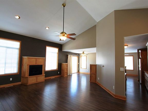 2nd image of 5219 Glacier Dr
