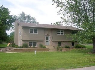 1808 Crescent Dr, Crystal Lake, IL 60012