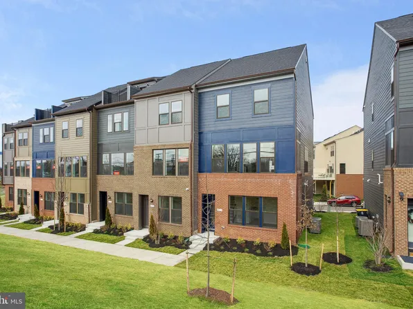4833 Vista Green Ln, Lanham, MD 20706