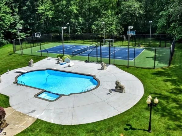 20 Burning Hollow Rd, Saddle River Boro, NJ 07458