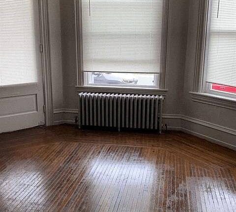 4th image of 517 Stevens St