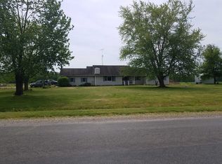 458 E 975 Ave, Vandalia, IL 62471