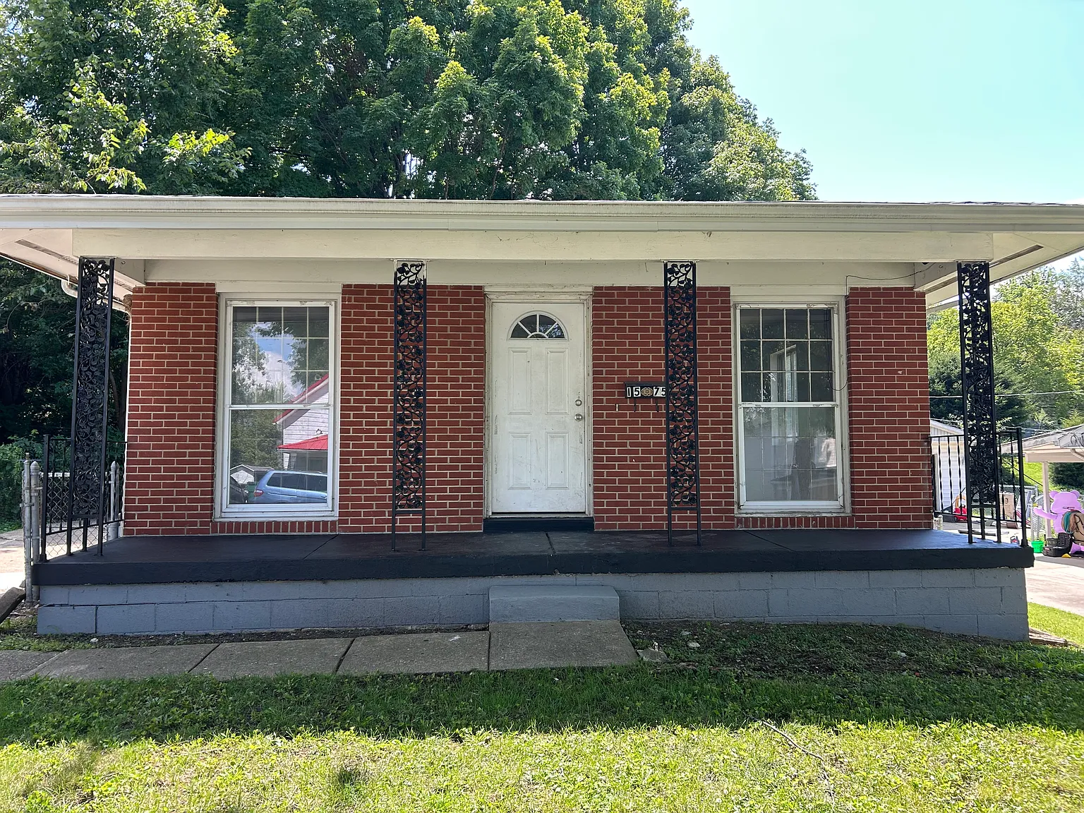 3 bed, 960 sqft, $1,000 — Photo 1